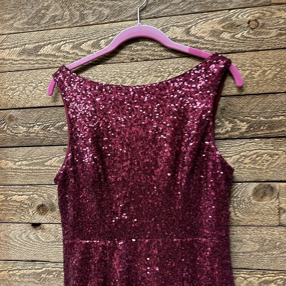 Elegant Burgundy & Rosegold Sequin Gown Size Small - Picture 5 of 9